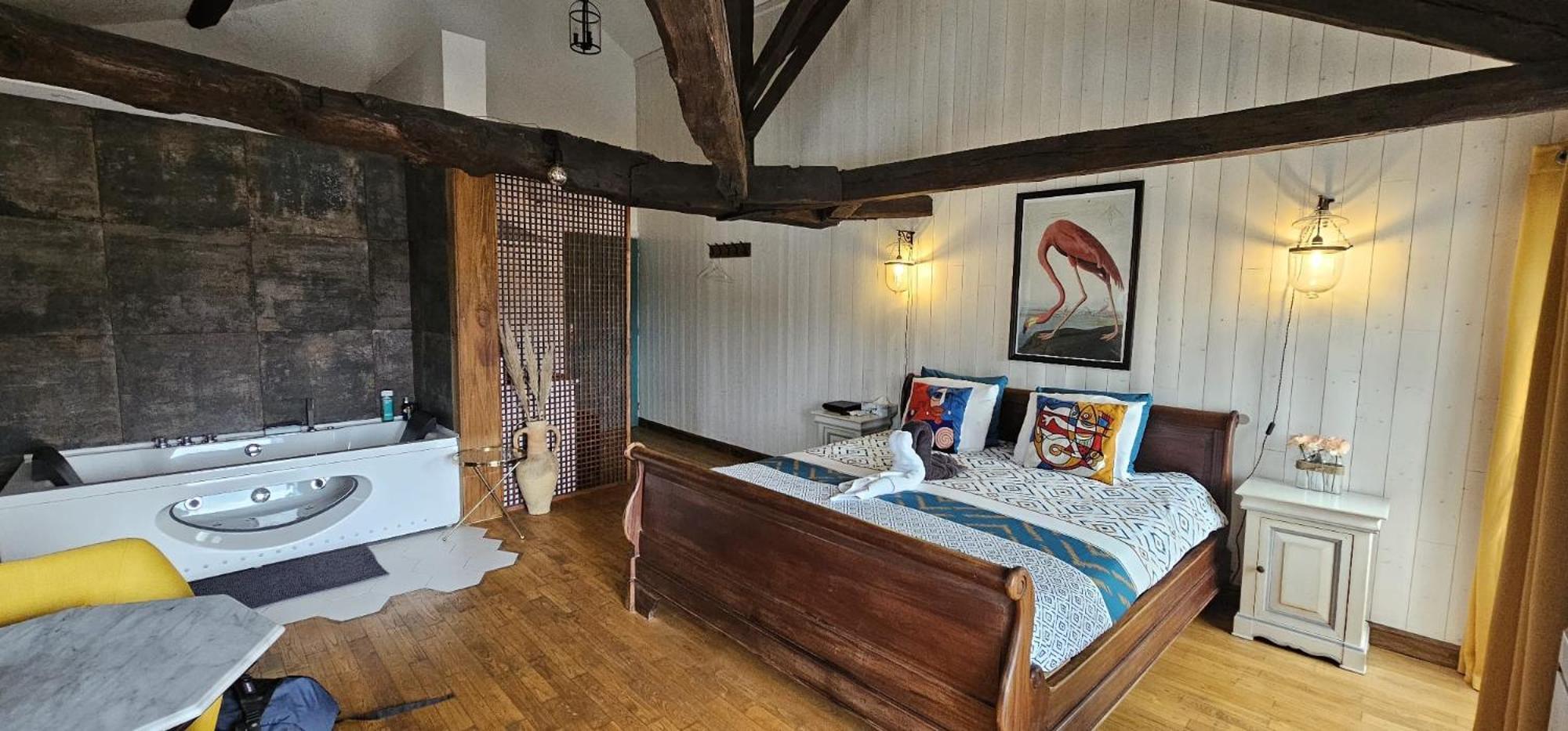 Suite Penthouse Romantique, Confolens, Charente Εξωτερικό φωτογραφία