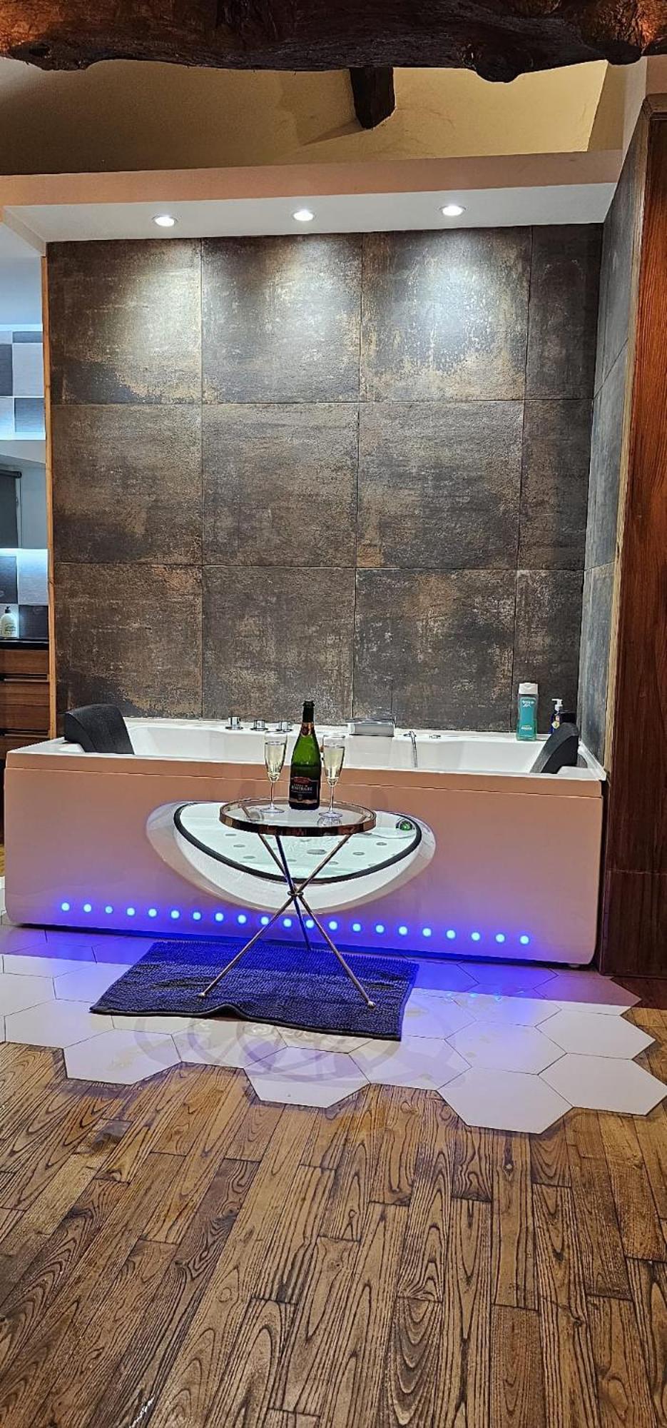 Suite Penthouse Romantique, Confolens, Charente Εξωτερικό φωτογραφία